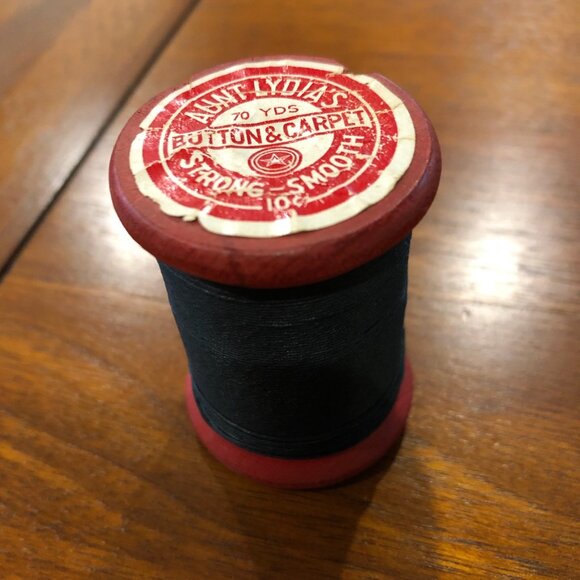 Vintage partial red wooden spool of black thread from American Thread Co. - Picture 2 of 2